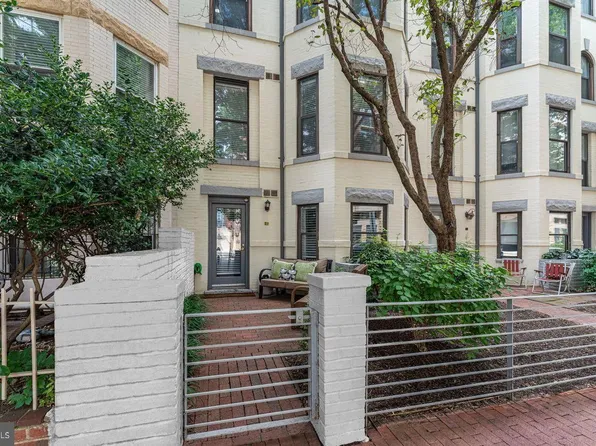 1124 25th St NW APT T4, Washington, DC 20037