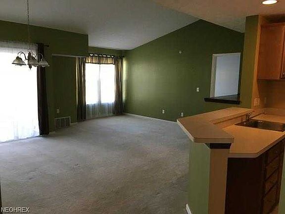5th image of 23003 Chandlers Ln APT 341