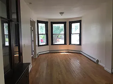 862 Washington Ave — Photo 7