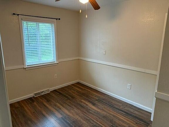 5th image of 206 Nancy Dr NW