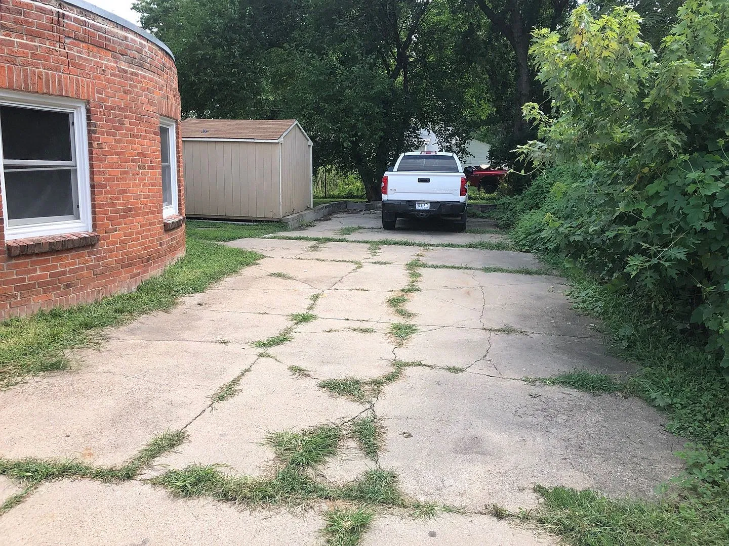 3BR Brick House — Photo 3