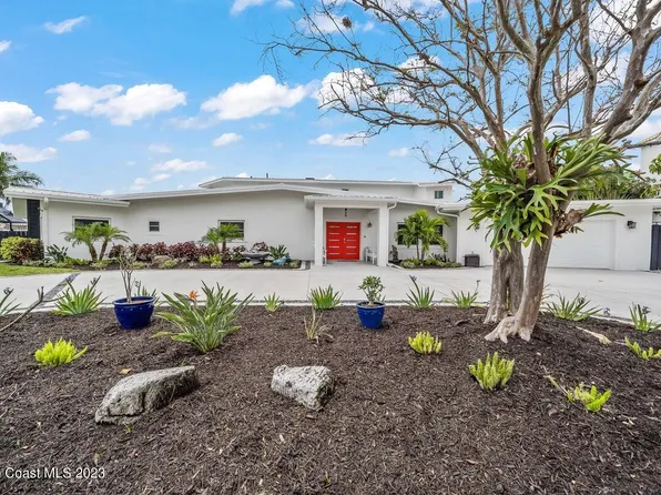 22 W Point Dr, Cocoa Beach, FL 32931