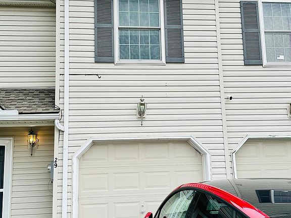 5th image of 29 Riverview Dr #1