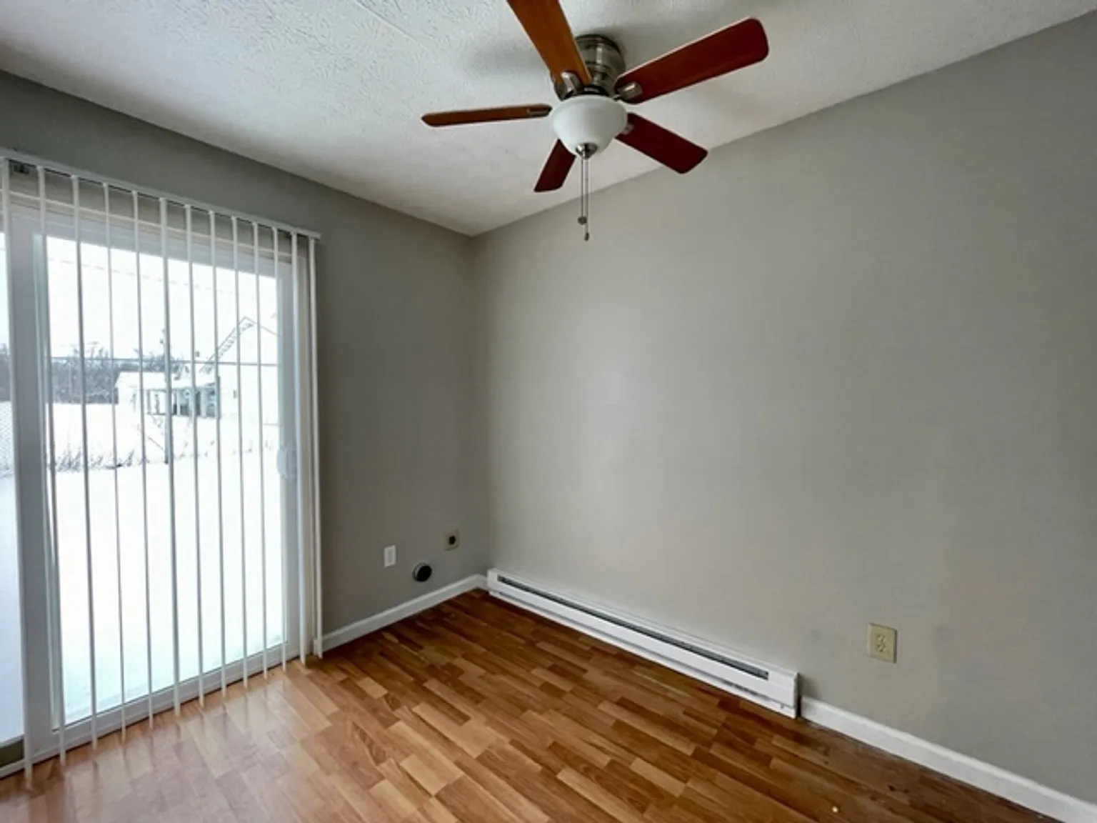 Willard - 2 Bedroom Move-In Ready! — Photo 3