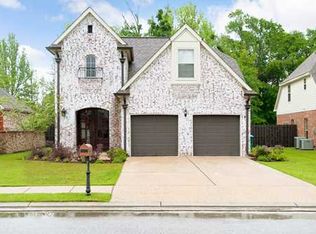 3924 Acadian Village Dr, Ocean Springs, MS 39564