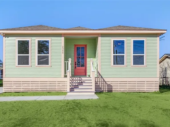 2300 Riverbend Dr, Violet, LA 70092