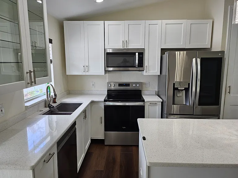 811 Douglas Ave — Photo 7