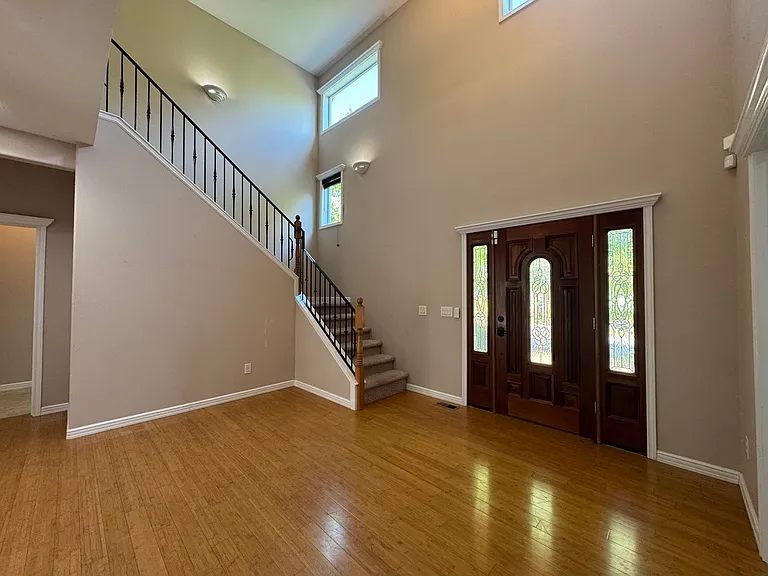 4467 Castlerock Dr — Photo 6