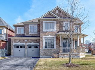 1070 Wilbur Pipher Cir, Newmarket, ON L3X 3H7