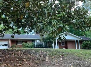 339 Valley Rd, Fayetteville, NC 28305