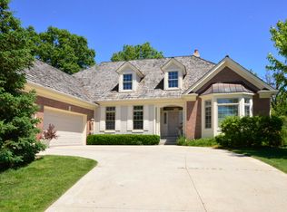 5403 S Pointe Ct, Long Grove, IL 60047