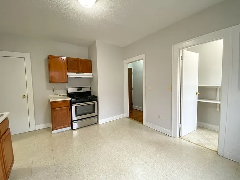 450 Barbour St — Photo 27