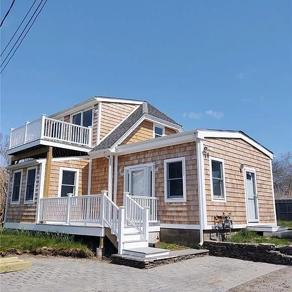 17 Crescent Rd — Photo 1