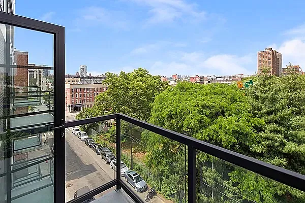 25 Bruckner Boulevard — Photo 3