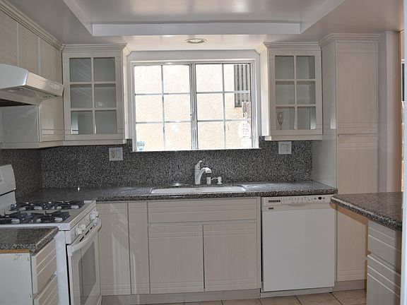 3rd image of 557 E San Jose Ave APT 1