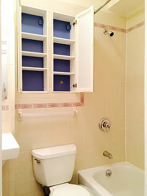 Rented by Keller Williams NYC | media 24