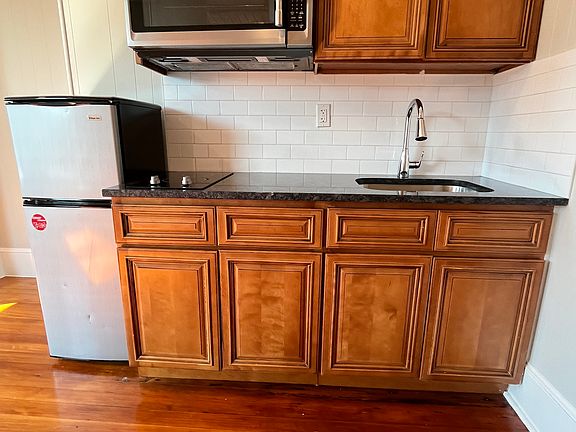4th image of 868 Beacon St APT 15
