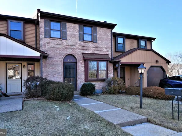 912 Clover Pl, Warminster, PA 18974
