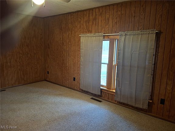 5th image of 2444 Janice Dr