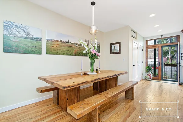 Sold by Grand & Co. | media 2