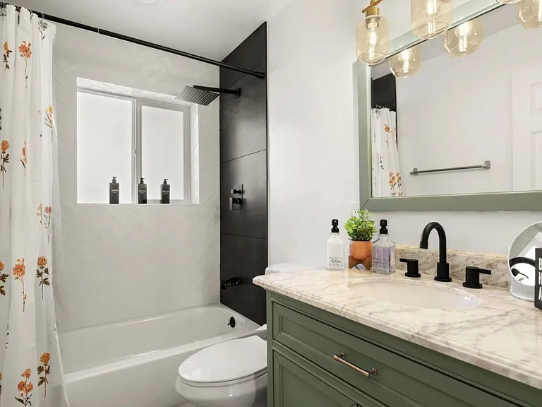 2241 N Sunset Dr — Photo 22