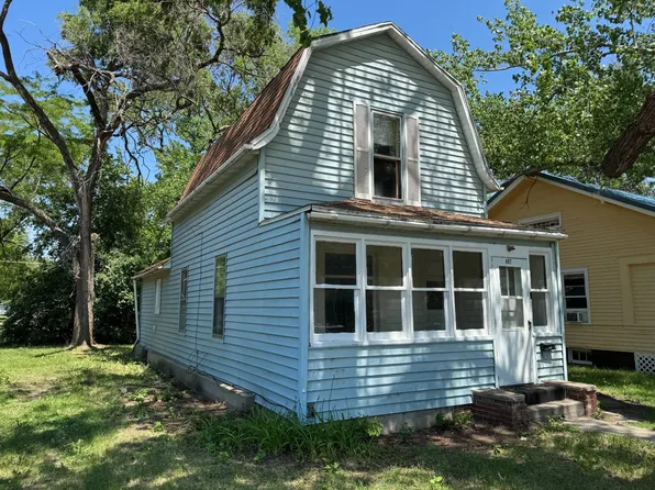 607 E 7th Ave, Redfield, SD 57469