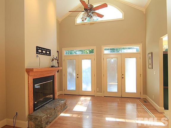 5th image of 3570 River View Cir