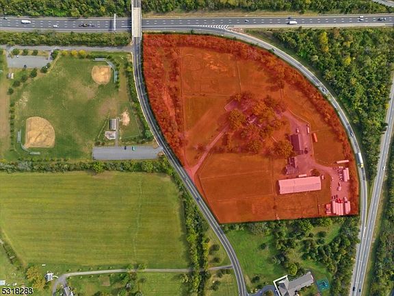 4th image of 1850 Burnt Mills Rd