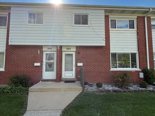 968 N Virginia Ln, Elmhurst, IL 60126