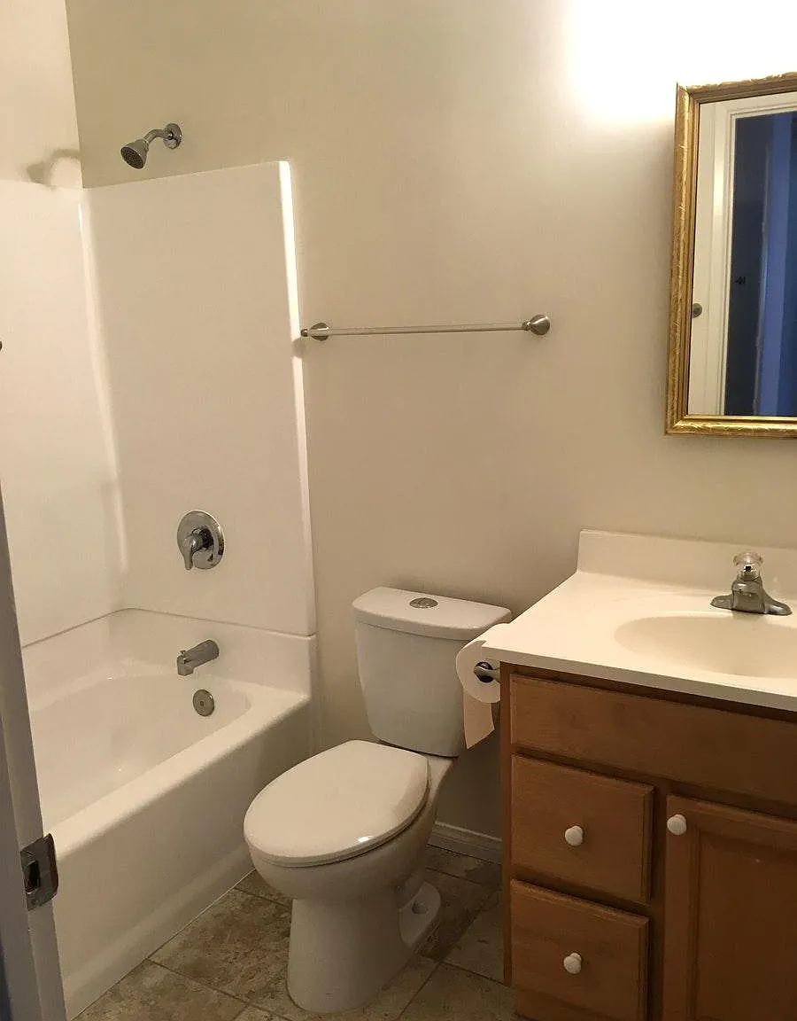 3 bed, 1250 sqft, $6,950 — Photo 4