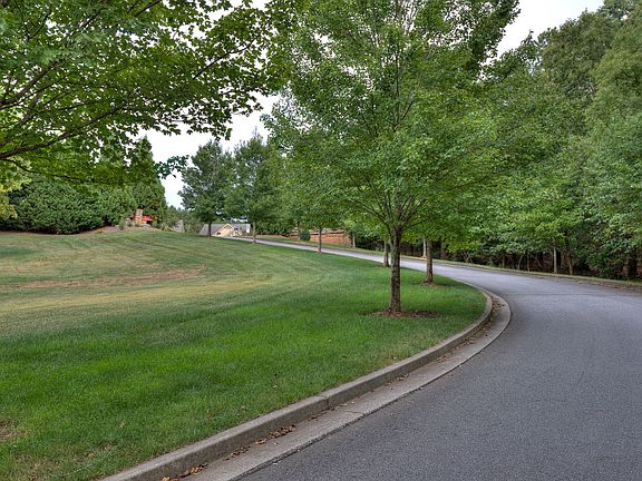 2nd image of 47 William Dr