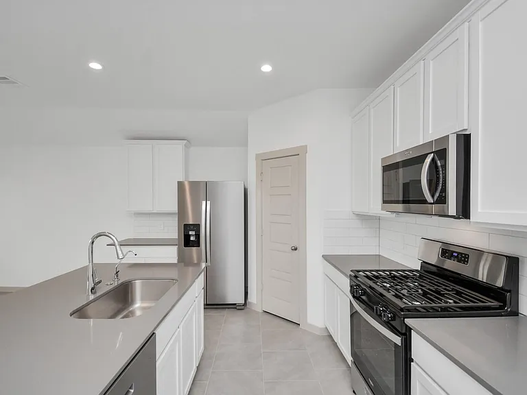 7731 Suffolk Valley Ln — Photo 21