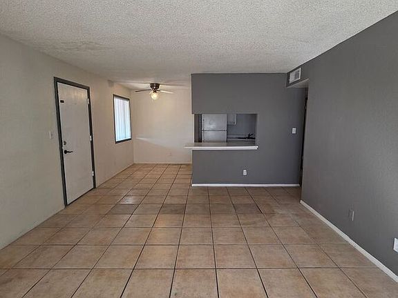 3rd image of 4416 N 35th Ave #2X2C