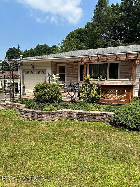 3rd image of 28 Hill Drive