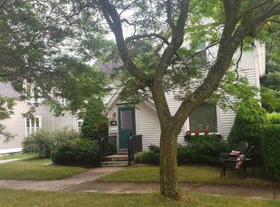 102 E Hurlbut St, Charlevoix, MI 49720