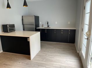 121 Locust St SW, Vienna, VA 22180