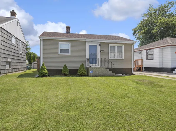 1630 170th Pl, Hammond, IN 46324