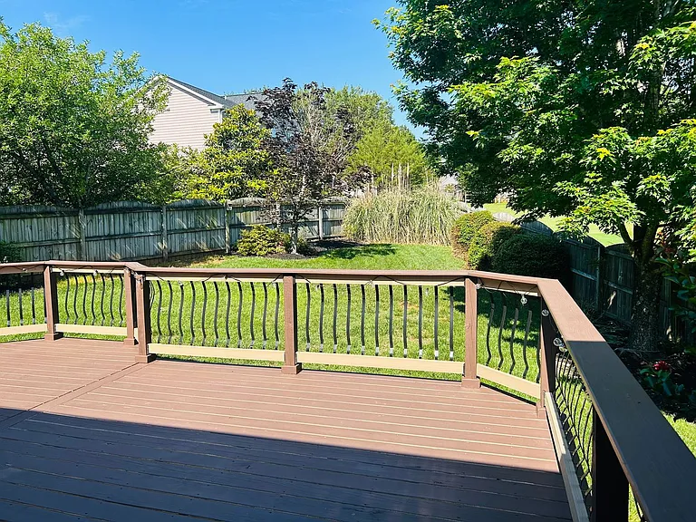 711 Dutchman Ct — Photo 42