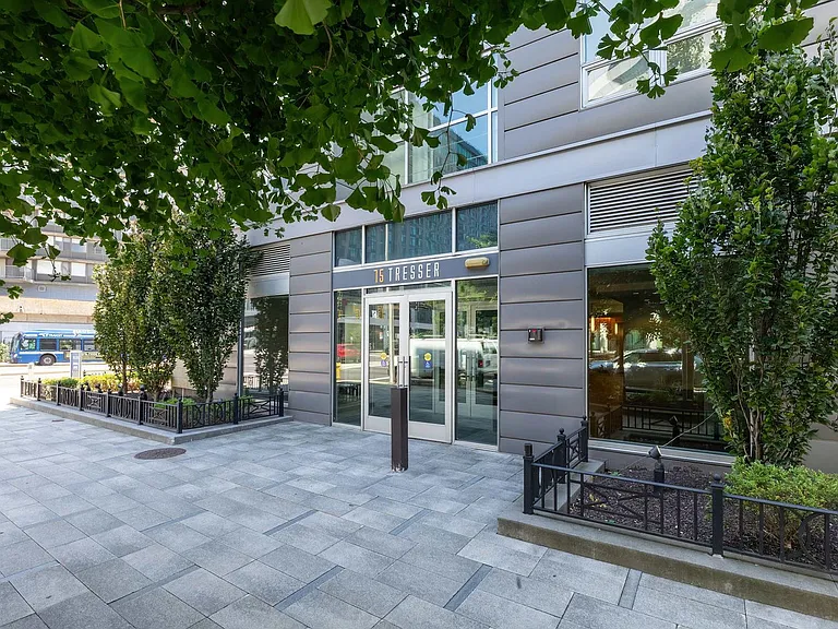 81 Tresser Blvd #2-ID1537756P — Photo 15