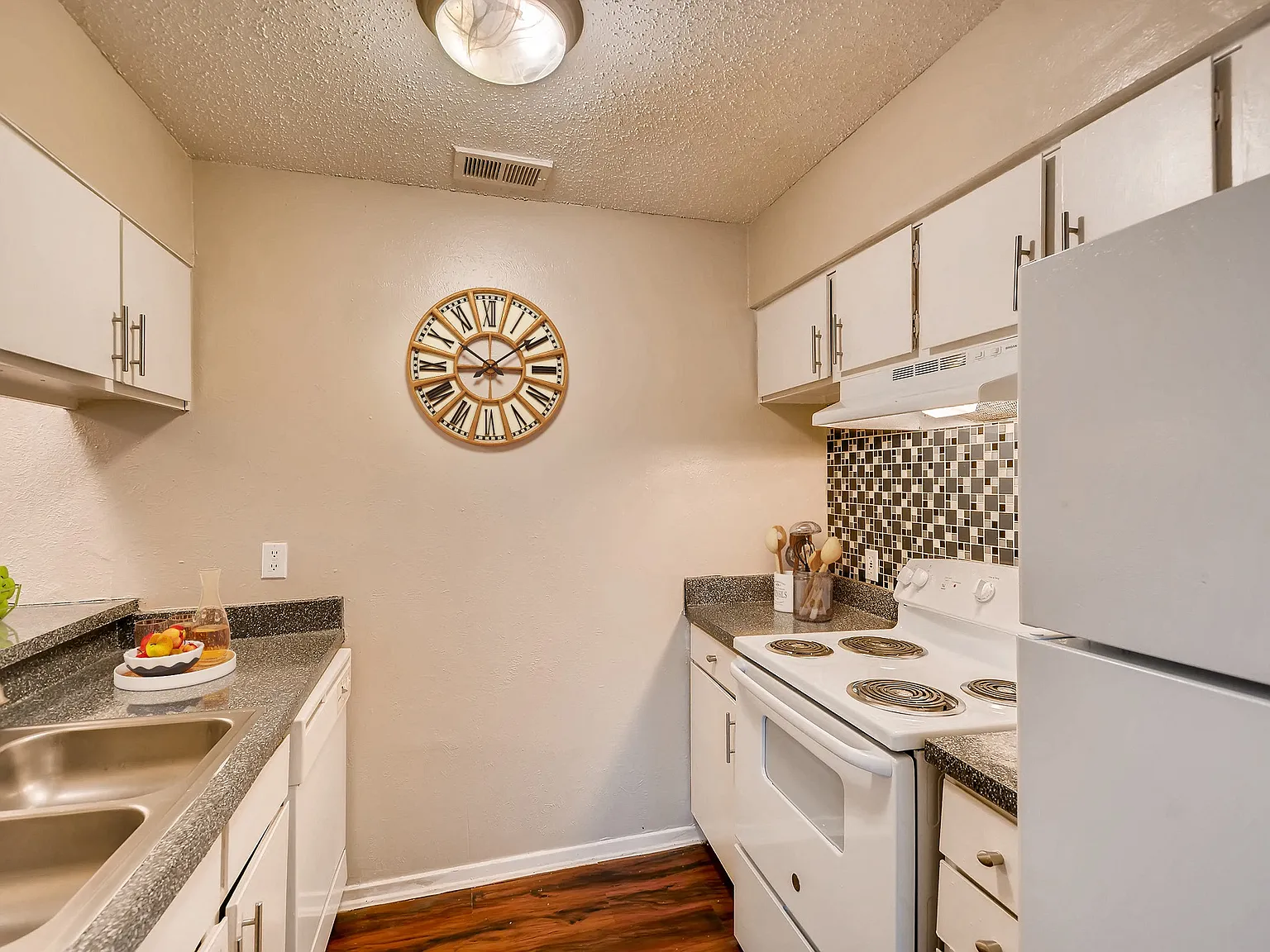 MARFA Apartments — Photo 1