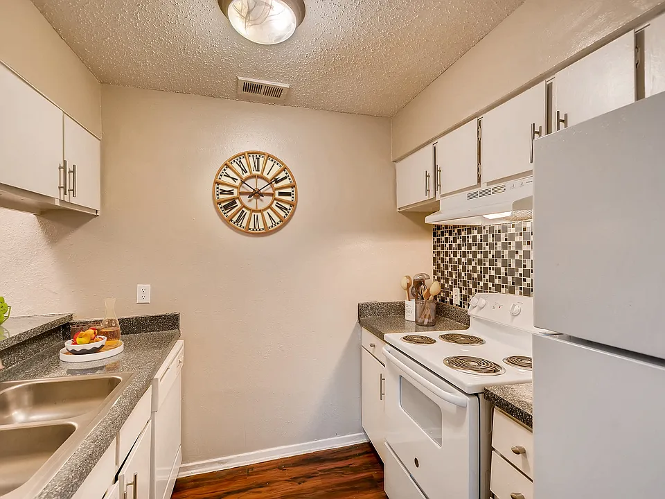 MARFA Apartments
