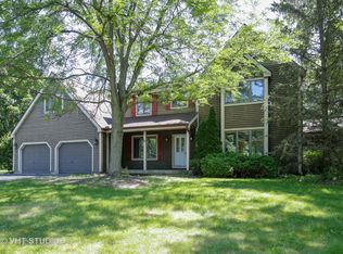 3704 Live Oak Rd, Crystal Lake, IL 60012