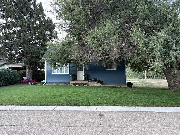 3rd image of 139 N 9th Ave W