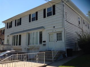 24457 Grand Central Pkwy, Douglaston, NY 11362