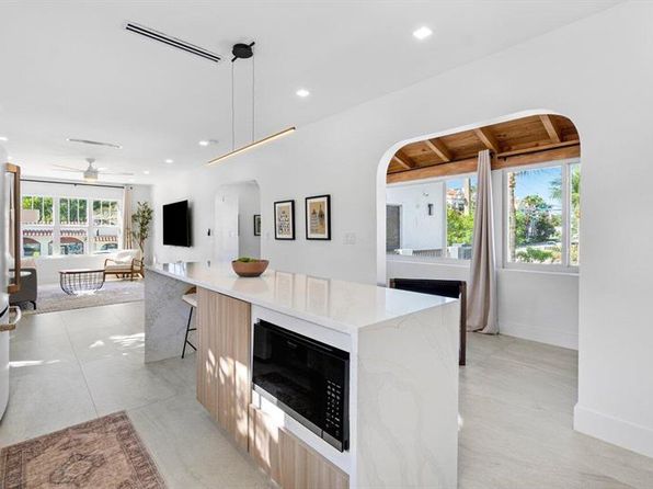 401 NE 2nd Ave APT 9