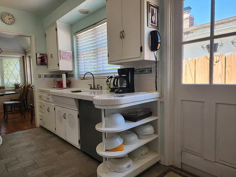 10758 Farragut Dr — Photo 12