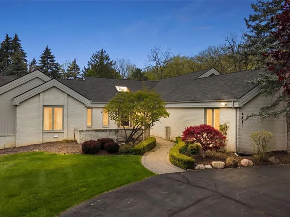 4461 Cherry Hill Dr, Orchard Lake, MI 48323