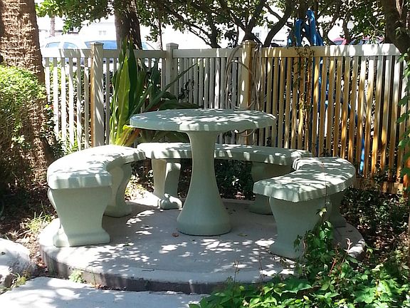 PICNIC AREA