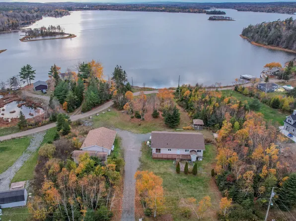 103 Paradise Rd, Albert Bridge, NS B1K 3R4