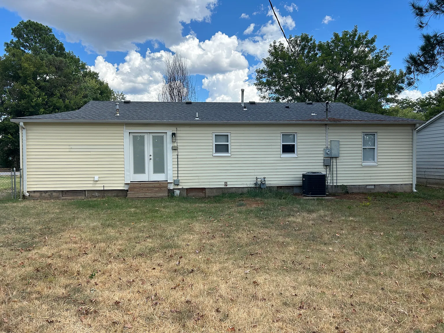 4 bed, 1350 sqft, $1,450 — Photo 2
